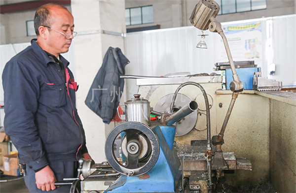 大型均質(zhì)乳化機